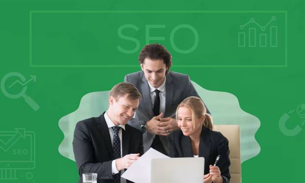 Blog banner: two consultants reviewing a report with a client.